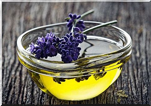 lavender oil and excessive sweating of armpits