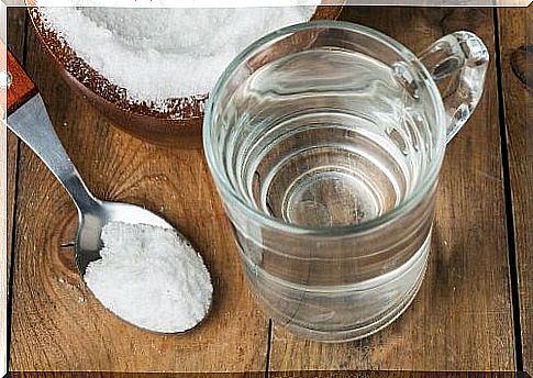 Gargle with baking soda