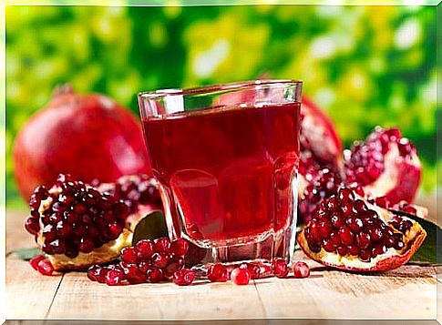 Fresh pomegranate juice