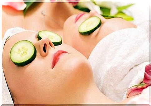 cucumber for dark circles under the eyes