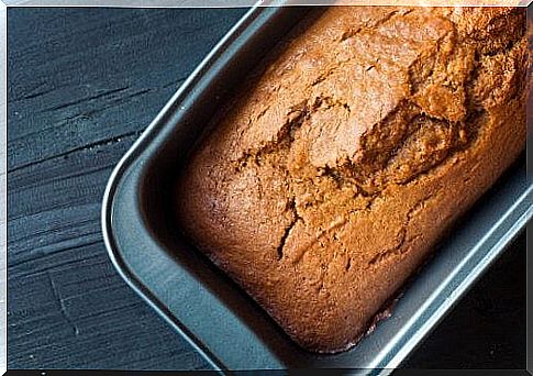 Sponge cake in a mold.