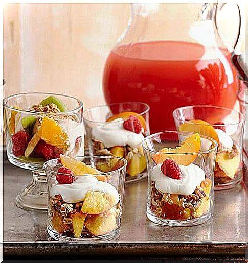 Yoghurt with fruit