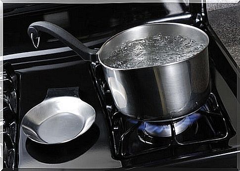 A pot of boiling water