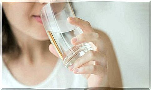 slimming, woman drink water 